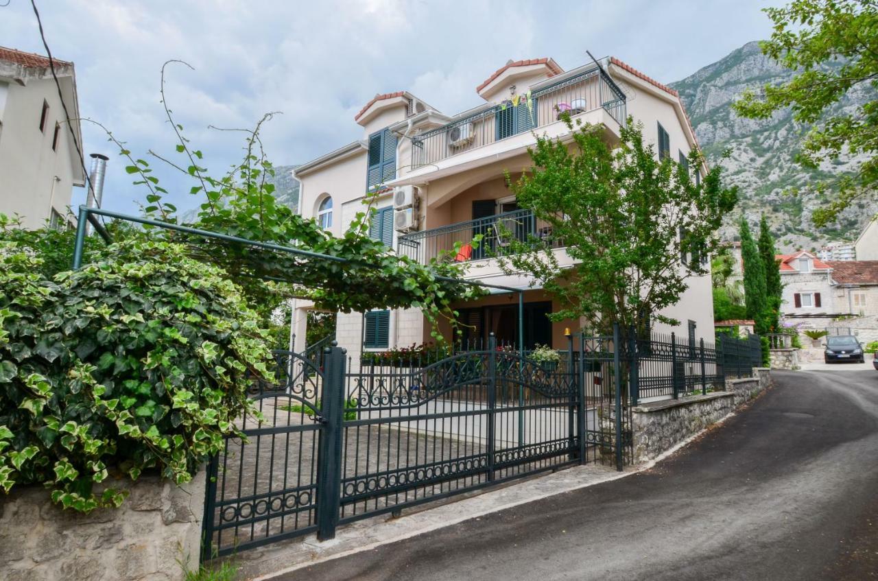 Apartment Radulovic Kotor Exterior foto